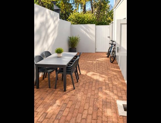 2 BEDROOM PROPERTY TO RENT IN STELLENBOSCH CENTRAL